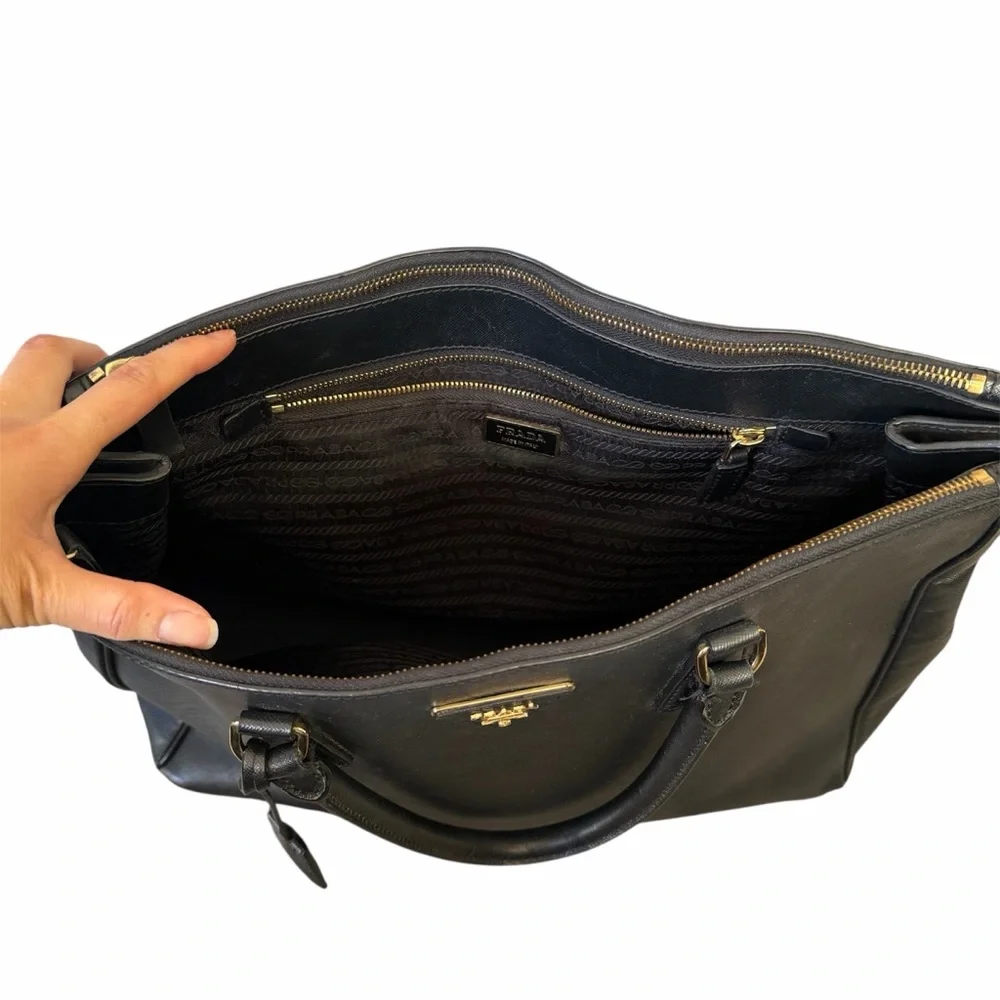 Prada Large Galleria Tote Bag in Black Saffiano Lux Leather